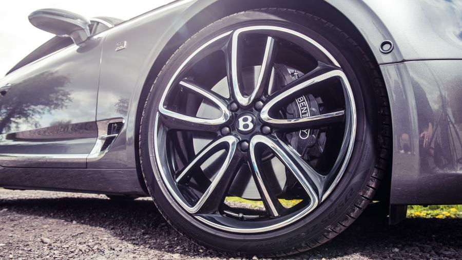 Колеса Bentley Continental GT 2018 года  (UK) (фото 37 из 40)